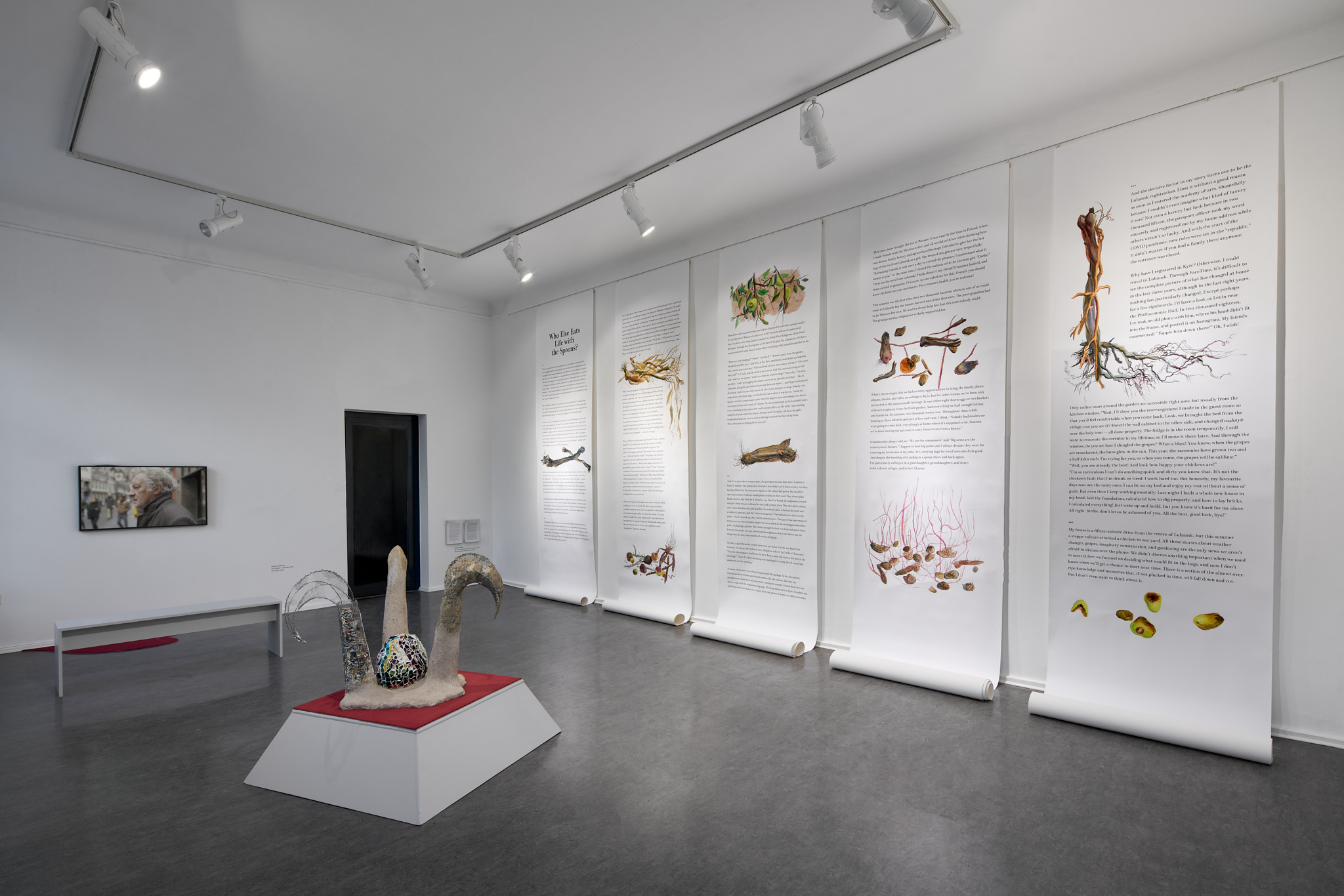 Exhibition by Ruckhaberle Award 2022 recipients Scherbyna,  Bychenkova and guests, Museum Reinickendorf/GalerieETAGE 2023 (c) Joe Clark